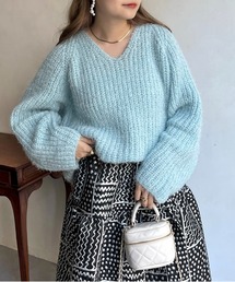 Vネックフェザーニット