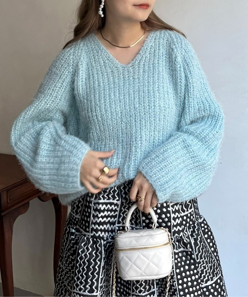 prose verse（プロズヴェール）の「Vネックフェザーニット（ニット/セーター・レディース・レッド/サックスブルー/ベージュ/グレー・MEDIUM）」の9枚目の写真