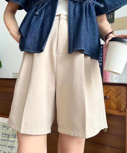 moment+(モーメントプラス)の「【累計販売枚数2万枚突破!】センタープレスツータックショートパンツ(その他パンツ・レディース・ブラック/グレイッシュベージュ/アイボリー/チャコールグレー/ピンクベージュ/ブラウン・L/M/S)」の12枚目の写真