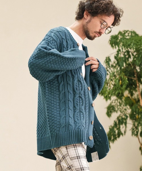 CAMBIO（カンビオ）の「mcg3158-Cable Knit Crew Neck Cardigan カーディガン（カーディガン/ボレロ・メンズ・アイボリー/グリーン/ブラック/ブルー・M/L）」の4枚目の写真