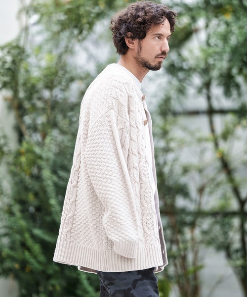 CAMBIO（カンビオ）の「mcg3158-Cable Knit Crew Neck Cardigan カーディガン（カーディガン/ボレロ・メンズ・アイボリー/グリーン/ブラック/ブルー・M/L）」の10枚目の写真