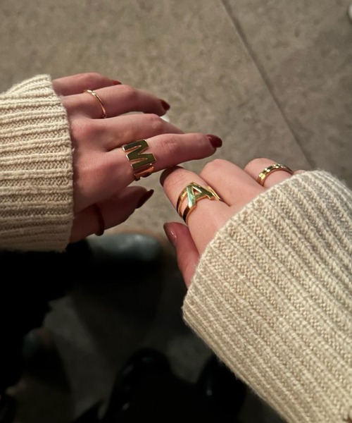 CIAOPANIC（チャオパニック）の「【Keyon/キーオン】mine / alphabet ring（リング・レディース・ゴールド/アンティークゴールド・FREE）」の5枚目の写真