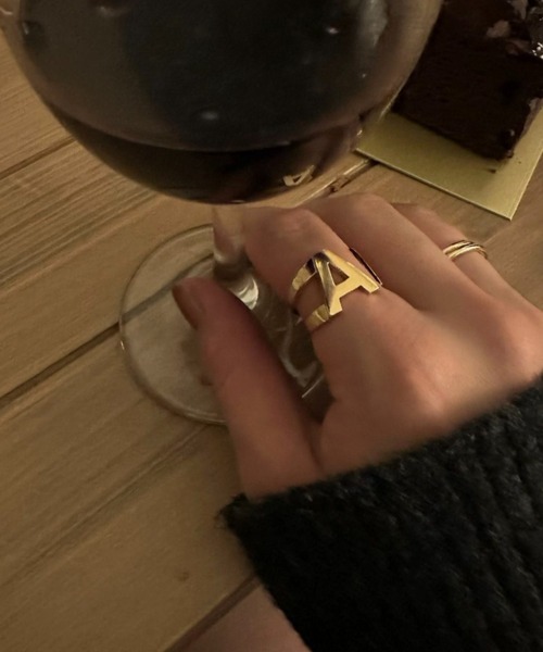 CIAOPANIC（チャオパニック）の「【Keyon/キーオン】mine / alphabet ring（リング・レディース・ゴールド/アンティークゴールド・FREE）」の7枚目の写真