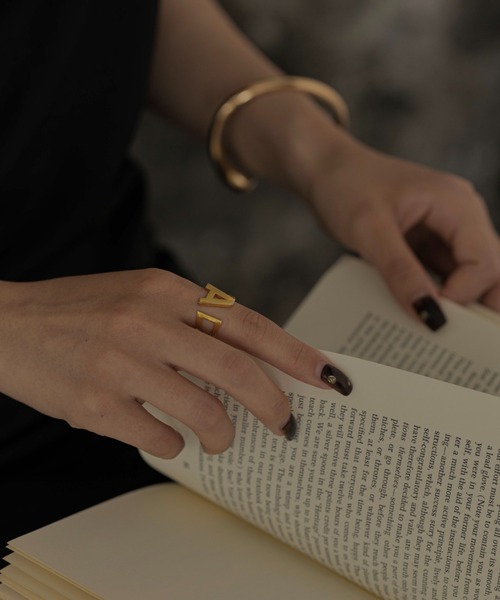 CIAOPANIC（チャオパニック）の「【Keyon/キーオン】mine / alphabet ring（リング・レディース・ゴールド/アンティークゴールド・FREE）」の9枚目の写真