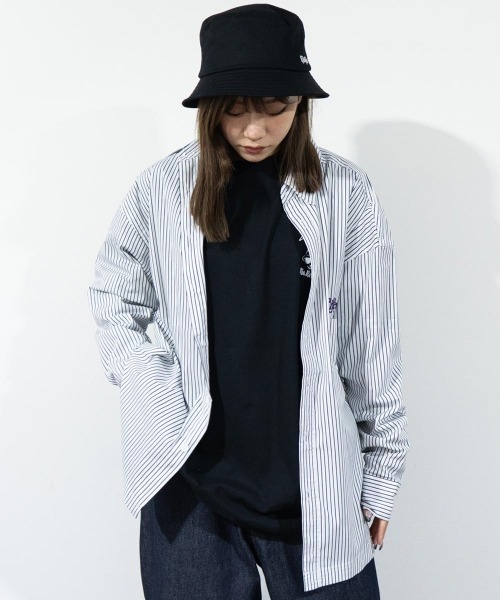 TopIsm（トップイズム）の「RIO.REVIB  ブロード長袖ピンストライプシャツ（シャツ/ブラウス・メンズ・ホワイト×ブルー/ブラック×ホワイト/ホワイト×ネイビー・M/XL/L）」の2枚目の写真