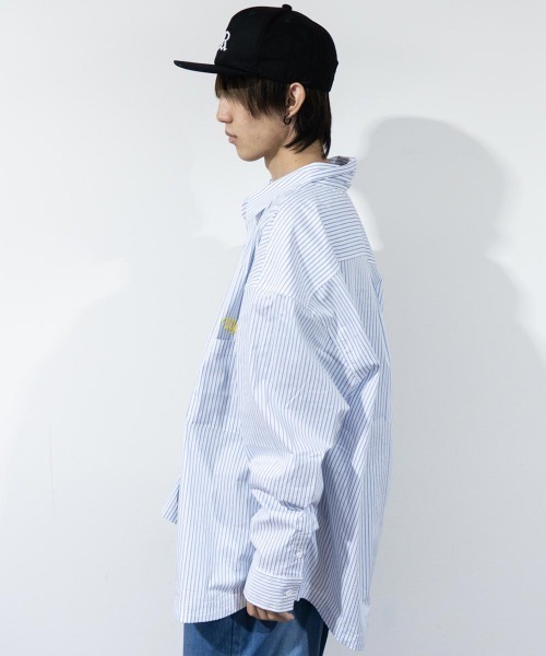 TopIsm（トップイズム）の「RIO.REVIB  ブロード長袖ピンストライプシャツ（シャツ/ブラウス・メンズ・ホワイト×ブルー/ブラック×ホワイト/ホワイト×ネイビー・M/XL/L）」の4枚目の写真