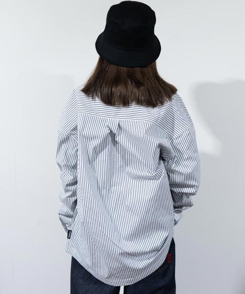 TopIsm（トップイズム）の「RIO.REVIB  ブロード長袖ピンストライプシャツ（シャツ/ブラウス・メンズ・ホワイト×ブルー/ブラック×ホワイト/ホワイト×ネイビー・M/XL/L）」の7枚目の写真