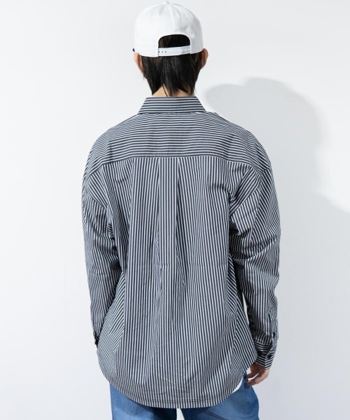 TopIsm（トップイズム）の「RIO.REVIB  ブロード長袖ピンストライプシャツ（シャツ/ブラウス・メンズ・ホワイト×ブルー/ブラック×ホワイト/ホワイト×ネイビー・M/XL/L）」の9枚目の写真