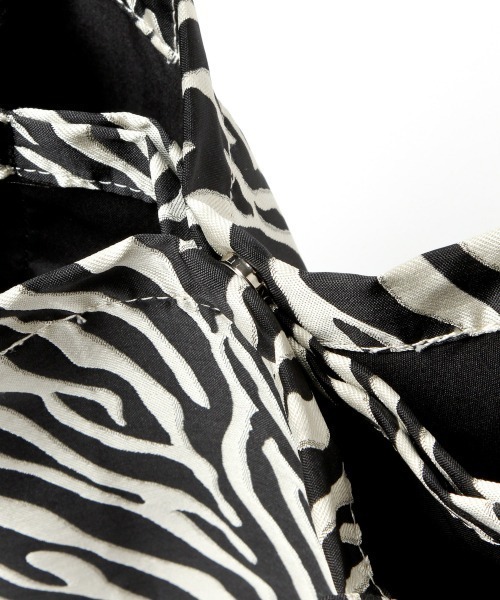 LOWRYS FARM（ローリーズファーム）の「３ＲＯＯＭトートバッグ２　185660（トートバッグ・レディース・アイボリー/ゼブラ・FREE）」の11枚目の写真