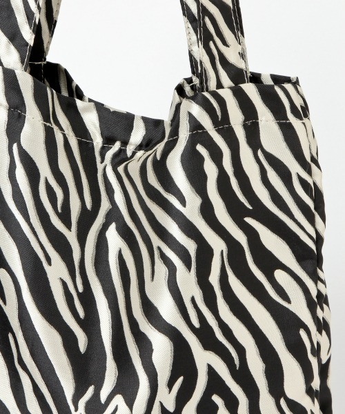 LOWRYS FARM（ローリーズファーム）の「３ＲＯＯＭトートバッグ２　185660（トートバッグ・レディース・アイボリー/ゼブラ・FREE）」の9枚目の写真