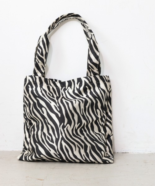 LOWRYS FARM（ローリーズファーム）の「３ＲＯＯＭトートバッグ２　185660（トートバッグ・レディース・アイボリー/ゼブラ・FREE）」の12枚目の写真