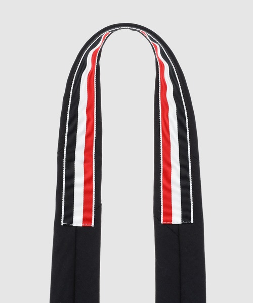 THOM BROWNE(トムブラウン)の「NECKTIE IN SUPER 120s TWILL(ネクタイ・メンズ・グレー/ネイビー・ONE SIZE)」の4枚目の写真