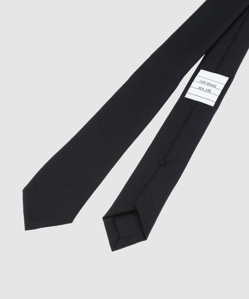 THOM BROWNE(トムブラウン)の「NECKTIE IN SUPER 120s TWILL(ネクタイ・メンズ・グレー/ネイビー・ONE SIZE)」の5枚目の写真