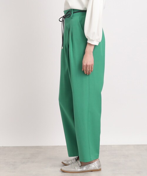 DRESKIP（ドレスキップ）の「◆【ゆるっと楽してキレイ見え】ゆるタックテーパードパンツ（その他パンツ・レディース・グリーン/オフホワイト/グレー系その他・02/03/04）」の5枚目の写真