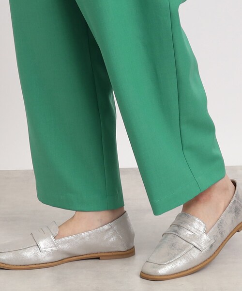 DRESKIP（ドレスキップ）の「◆【ゆるっと楽してキレイ見え】ゆるタックテーパードパンツ（その他パンツ・レディース・グリーン/オフホワイト/グレー系その他・02/03/04）」の9枚目の写真