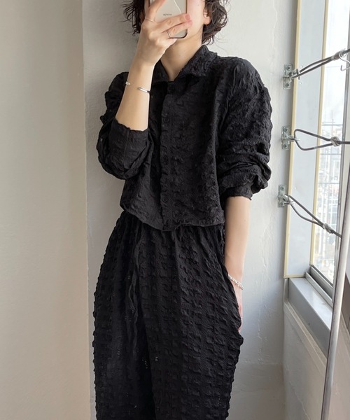 wee9s（ウィークス）の「（ぜひセットで着て欲しい）non non iron short shirt / アイロン不要なクロップドシャツ（シャツ/ブラウス・レディース・ホワイト/スカイブルー/ブラック/ピンク・FREE）」の3枚目の写真