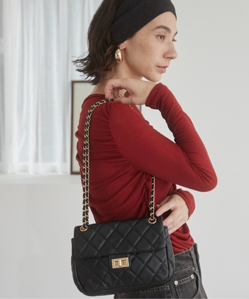 ANGIE（アンジー）の「キルティングチェーンバッグ（ショルダーバッグ・レディース・ブラック/ベージュ/ホワイト/シルバー/ダークベージュ/レッド/ブラウン・FREE）」の20枚目の写真