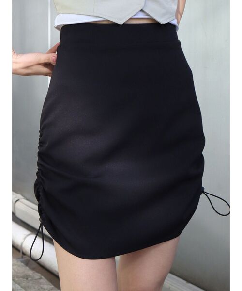 EMODA（エモダ）の「ドローストリングミニスカート（スカート・レディース・グリーン/ブラック/グレー・SMALL/MEDIUM）」の2枚目の写真