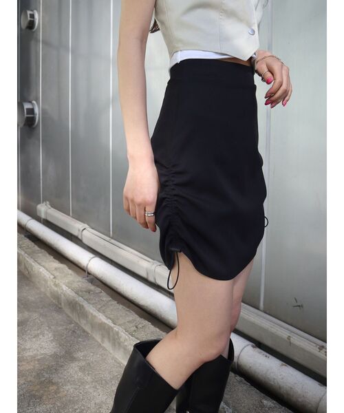 EMODA（エモダ）の「ドローストリングミニスカート（スカート・レディース・グリーン/ブラック/グレー・SMALL/MEDIUM）」の5枚目の写真