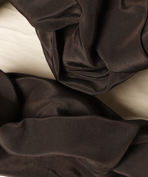 VERMEIL par iena(ヴェルメイユパーイエナ)の「【PAPYRUS/パピルス】candy wrapper pillow bag(ブラウン)(ハンドバッグ・レディース・ブラウン・FREE)」の11枚目の写真