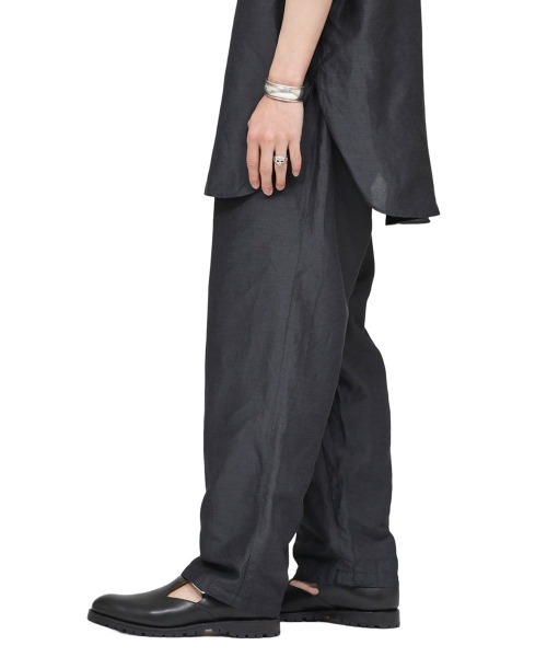 marka（マーカ）の「marka / マーカ：COCOON FIT EASY PANTS - cupro linen nep cloth -：M23A-17PT01C[COR]（その他パンツ・メンズ・チャコール・2/1）」の11枚目の写真