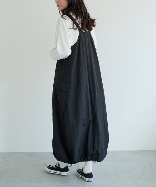 for/c（フォーシー）の「はっ水裾ドロストナイロンジャンスカ【リサイクル】（ワンピース・レディース・ブラック/グリーン/ライトベージュ/ベージュ/グレー・M/L）」の2枚目の写真