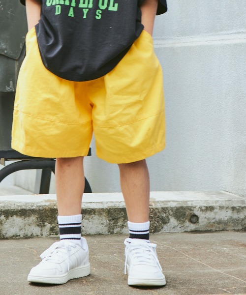 PAIRMANON STREET(ペアマノンストリート)の「【PAIRMANON STREET】バルーンシルエットツイルショートパンツ(その他パンツ・キッズ・ベージュ/イエロー/ブラック/グリーン・130/110/90/140/120/150/100)」の4枚目の写真