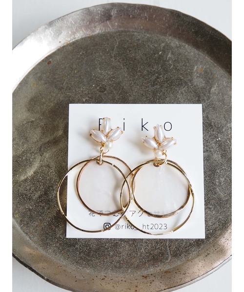 tone(トーン)の「【Riko】ハーキマ×シェルプレート2WAYピアス(MA)(ピアス(両耳用)・レディース・ピンク/ホワイト・FREE)」の4枚目の写真