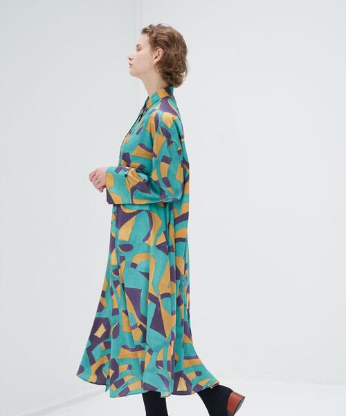 LANVIN en Bleu(ランバンオンブルー)の「アートプリントシャツワンピース(シャツワンピース・レディース・ブルー/パープル系その他・38/36)」の7枚目の写真