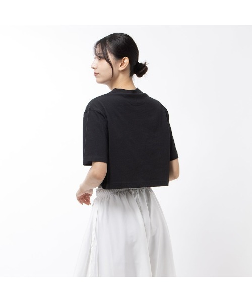 Reebok(リーボック)の「ビッグロゴ クロップド Tシャツ / CL AE BIG LOGO CROP TEE(Tシャツ/カットソー・レディース・マルーン/ブラック/オフホワイト/ブラウン・MEDIUM/LARGE/SMALL/XX-LARGE/X-LARGE)」の11枚目の写真
