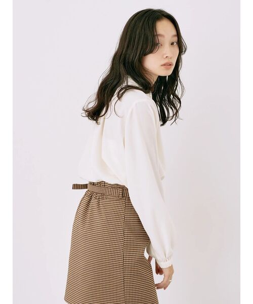 earth music&ecology（アースミュージックアンドエコロジー）の「2WAYフリルブラウス（シャツ/ブラウス・レディース・アイボリー/ネイビー/ピンク/サックスブルー/ドット・FREE）」の8枚目の写真