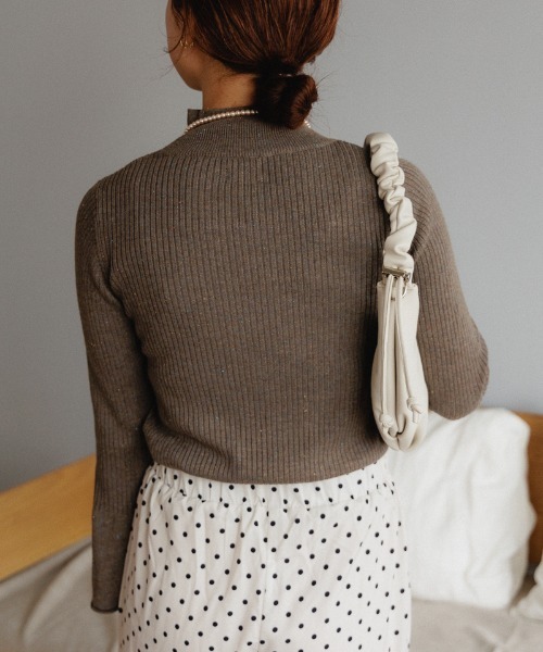 flower(フラワー)の「クリスタルタートルニット2(ニット/セーター・レディース・ブルー/アイボリー/ブラウン・FREE)」の14枚目の写真