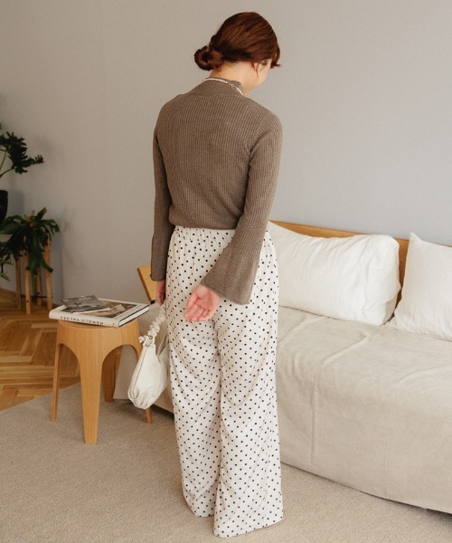 flower(フラワー)の「クリスタルタートルニット2(ニット/セーター・レディース・ブルー/アイボリー/ブラウン・FREE)」の17枚目の写真