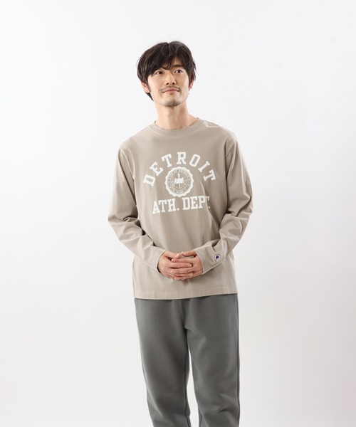 Champion(チャンピオン)の「【Champion/チャンピオン】メンズ ベーシック ロングスリーブTシャツ(Tシャツ/カットソー・メンズ・その他10/ブラック/ホワイト×パープル/グレー系その他2/ベージュ系その他3/ホワイト×ネイビー/ネイビー/バーガンディー・LARGE/SMALL/X-LARGE/MEDIUM)」の5枚目の写真