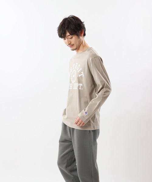 Champion(チャンピオン)の「【Champion/チャンピオン】メンズ ベーシック ロングスリーブTシャツ(Tシャツ/カットソー・メンズ・その他10/ブラック/ホワイト×パープル/グレー系その他2/ベージュ系その他3/ホワイト×ネイビー/ネイビー/バーガンディー・LARGE/SMALL/X-LARGE/MEDIUM)」の21枚目の写真