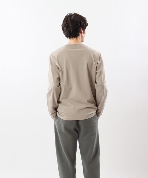 Champion(チャンピオン)の「【Champion/チャンピオン】メンズ ベーシック ロングスリーブTシャツ(Tシャツ/カットソー・メンズ・その他10/ブラック/ホワイト×パープル/グレー系その他2/ベージュ系その他3/ホワイト×ネイビー/ネイビー/バーガンディー・LARGE/SMALL/X-LARGE/MEDIUM)」の22枚目の写真