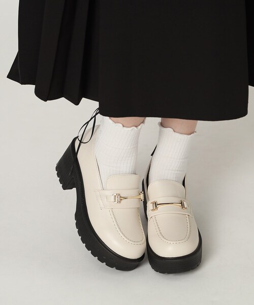 cs T&P(シーエスティーアンドピー)の「ビット付きローファー(パンプス・レディース・ブラック系1/ブラック/アイボリー・L/S/XL/M/LL)」の20枚目の写真