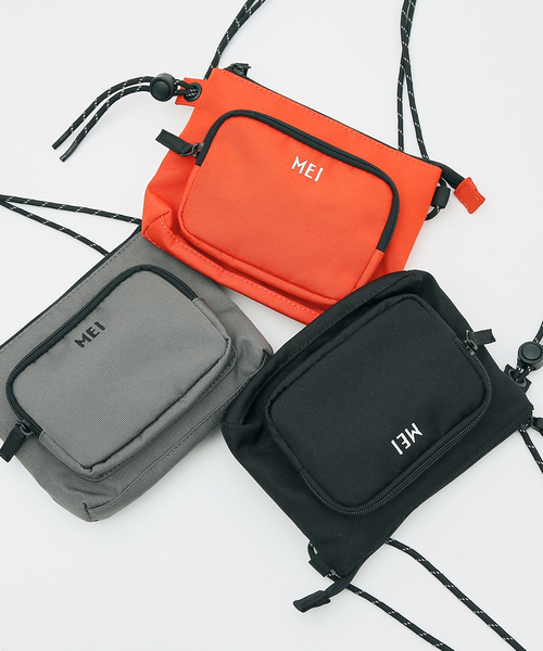 MEI（メイ）の「【MEI / メイ】ロゴ刺繍 ドローコード サコッシュ ミニショルダーバッグ（ショルダーバッグ・メンズ・オレンジ/ブラック/グレー・フリー）」の8枚目の写真