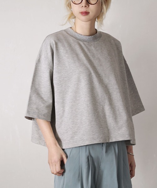 zootie（ズーティー）の「【見た目はON、着心地はOFF。】こなれリラックス 半袖ハイネックプルオーバー（Tシャツ/カットソー・レディース・オフホワイト/グレイッシュベージュ/ブラウン/ブラック×ホワイト/ブラック/ブルー/ダークブラウン/ネイビー/オレンジ/オレンジ系/ミント/ダークグリーン/杢グレー・M）」の4枚目の写真