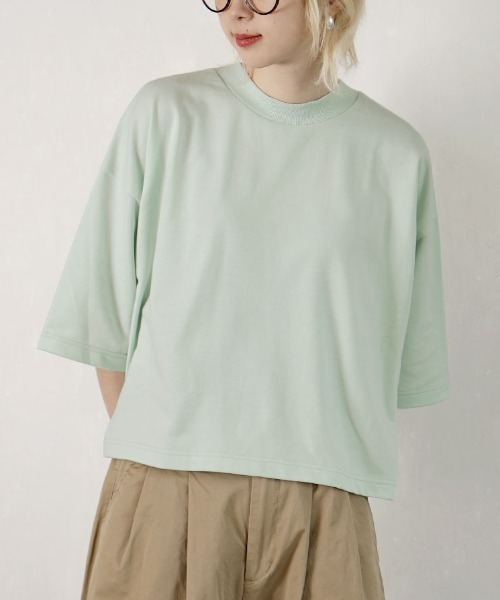 zootie（ズーティー）の「【見た目はON、着心地はOFF。】こなれリラックス 半袖ハイネックプルオーバー（Tシャツ/カットソー・レディース・オフホワイト/グレイッシュベージュ/ブラウン/ブラック×ホワイト/ブラック/ブルー/ダークブラウン/ネイビー/オレンジ/オレンジ系/ミント/ダークグリーン/杢グレー・M）」の9枚目の写真