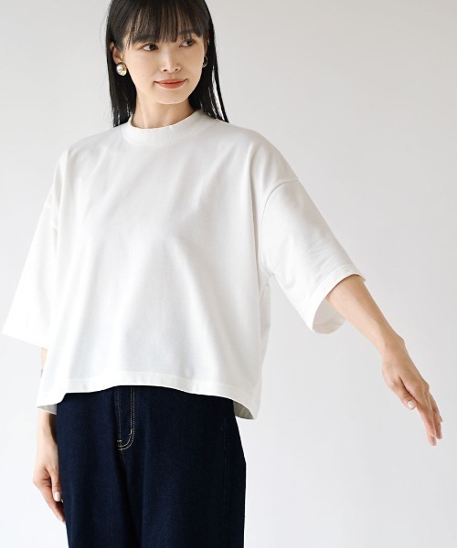 zootie（ズーティー）の「【見た目はON、着心地はOFF。】こなれリラックス 半袖ハイネックプルオーバー（Tシャツ/カットソー・レディース・オフホワイト/グレイッシュベージュ/ブラウン/ブラック×ホワイト/ブラック/ブルー/ダークブラウン/ネイビー/オレンジ/オレンジ系/ミント/ダークグリーン/杢グレー・M）」の18枚目の写真