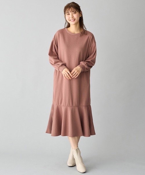 alotta(アロッタ)の「裏ファー裾フレアーゆったりワンピース(ワンピース・レディース・ピンク/ブラック/モカ/ラベンダー/チャコール/オレンジ/ネイビー・3L/5L/LL/L/M/4L)」の22枚目の写真