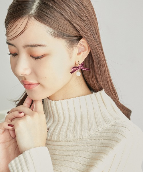 ROPE' PICNIC（ロペピクニック）の「ベロアリボン×淡水パールピアス（ピアス（両耳用）・レディース・ベージュ/ブラック/ピンク系その他2・FREE）」の7枚目の写真