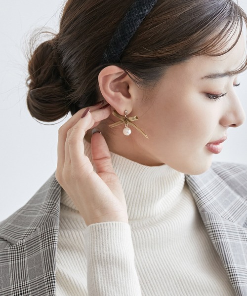 ROPE' PICNIC（ロペピクニック）の「ベロアリボン×淡水パールピアス（ピアス（両耳用）・レディース・ベージュ/ブラック/ピンク系その他2・FREE）」の9枚目の写真