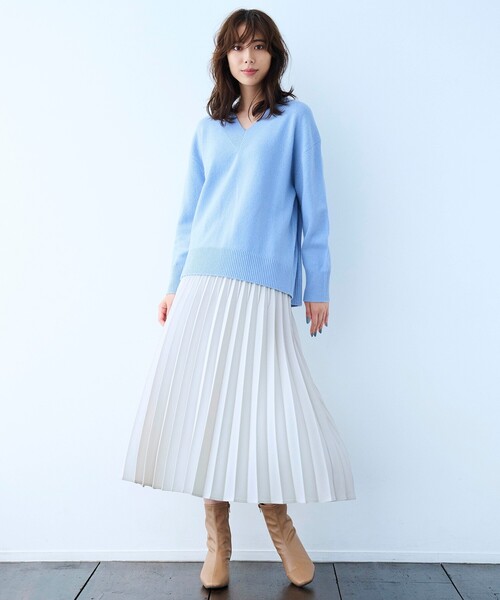 OPAQUE.CLIP（オペークドットクリップ）の「◆ワイドVネックニット ≪Filivivi/フィルビビ≫【洗える】（ニット/セーター・レディース・レッド系1/ライトブルー/グレー/ホワイト系・42/38/36/40）」の5枚目の写真