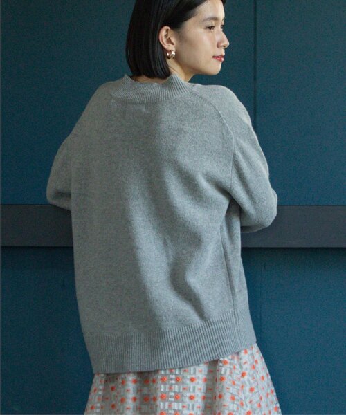 OPAQUE.CLIP（オペークドットクリップ）の「◆ワイドVネックニット ≪Filivivi/フィルビビ≫【洗える】（ニット/セーター・レディース・レッド系1/ライトブルー/グレー/ホワイト系・42/38/36/40）」の9枚目の写真