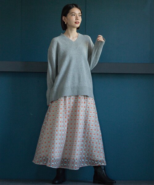 OPAQUE.CLIP（オペークドットクリップ）の「◆ワイドVネックニット ≪Filivivi/フィルビビ≫【洗える】（ニット/セーター・レディース・レッド系1/ライトブルー/グレー/ホワイト系・42/38/36/40）」の10枚目の写真