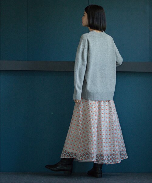 OPAQUE.CLIP（オペークドットクリップ）の「◆ワイドVネックニット ≪Filivivi/フィルビビ≫【洗える】（ニット/セーター・レディース・レッド系1/ライトブルー/グレー/ホワイト系・42/38/36/40）」の12枚目の写真