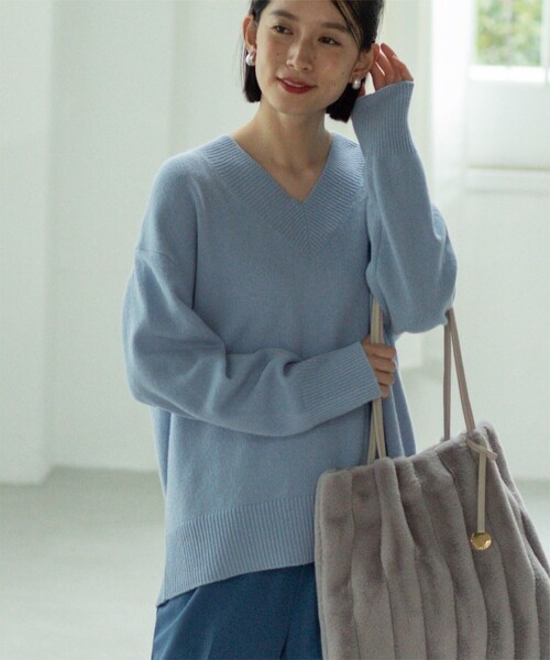 OPAQUE.CLIP（オペークドットクリップ）の「◆ワイドVネックニット ≪Filivivi/フィルビビ≫【洗える】（ニット/セーター・レディース・レッド系1/ライトブルー/グレー/ホワイト系・42/38/36/40）」の15枚目の写真