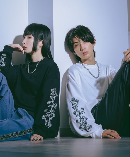 Ellno Loset（エルノロゼット）の「袖刺繍ヘビーウェイトスウェット（スウェット・メンズ・オフホワイト/ブラック・MEDIUM/SMALL/LARGE）」の16枚目の写真